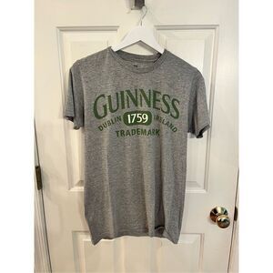 Guinness Official Gray Dublin Ireland T-Shirt sz S EUC